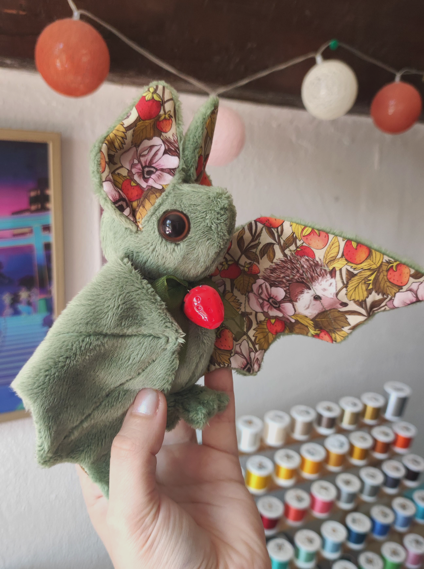 Hérisson fraise - Chauve-souris verte moyenne
