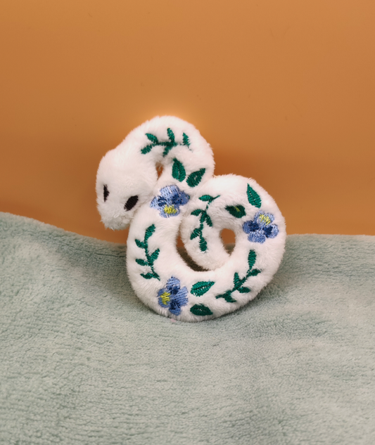 Serpent fleuri Pensée - Mini peluche blanche