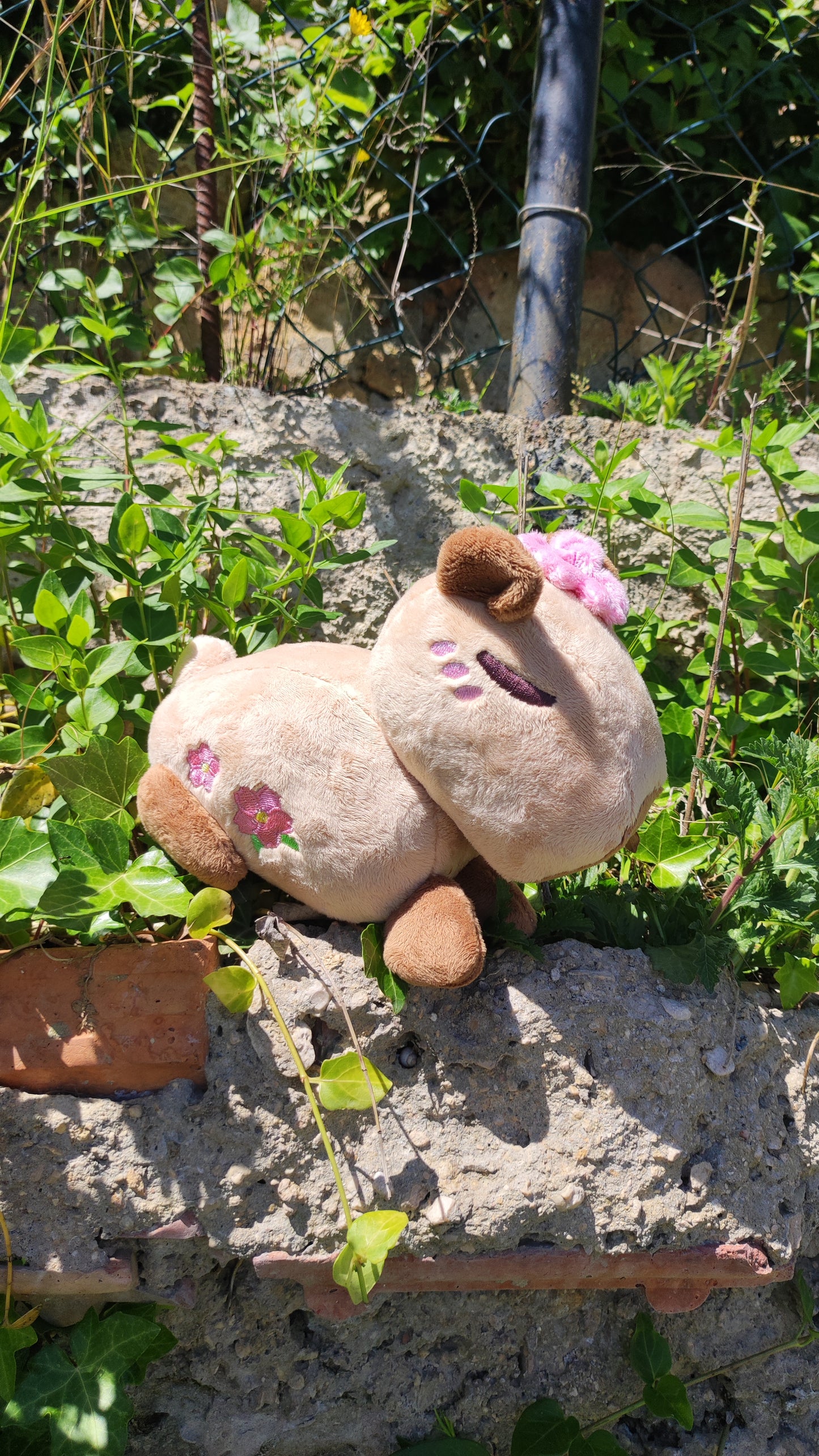 Daphne - Flower Capybara