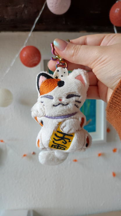 Cinnamon - Maneki Neko Keychain