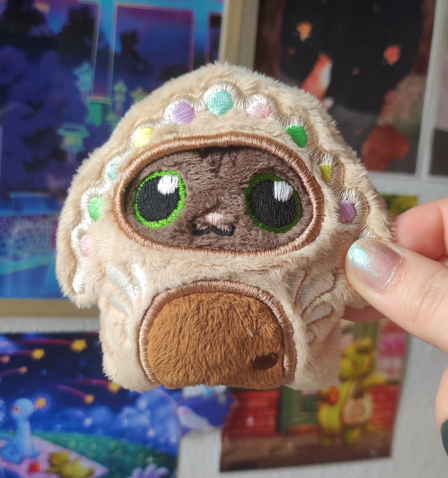 Chaton tigré et son costume festif | Maison pain d'épice