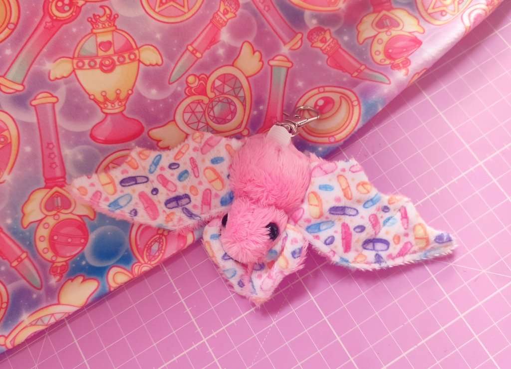 Cutiepill - Porte-clés Mini Bat - FAIT SUR COMMANDE